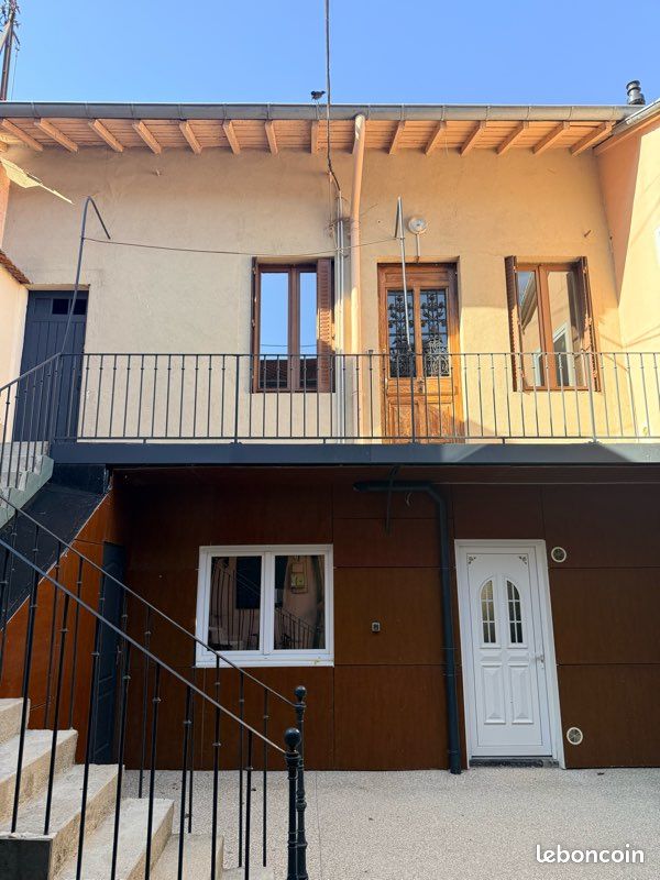 Appartement 3 pièces 136 m² · à Le Coteau · 136 m² · 79 000 €