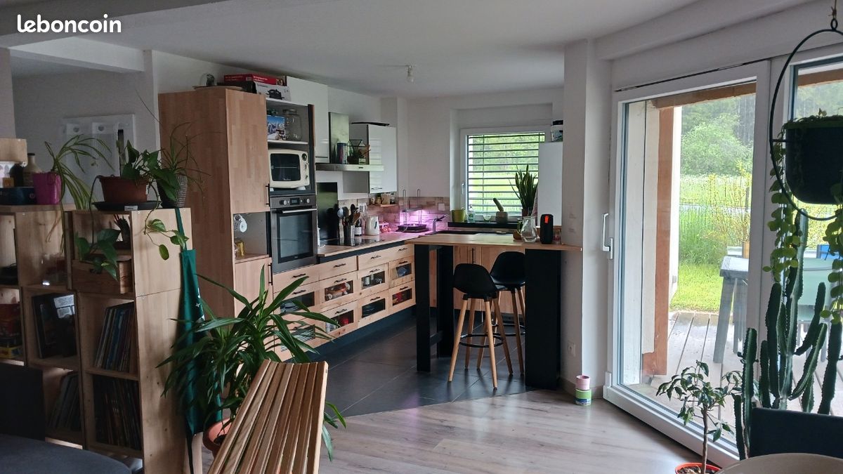 Appartement 4 pièces 85 m² · à La Cluse-Et-Mijoux · 85 m² · 1 650 €