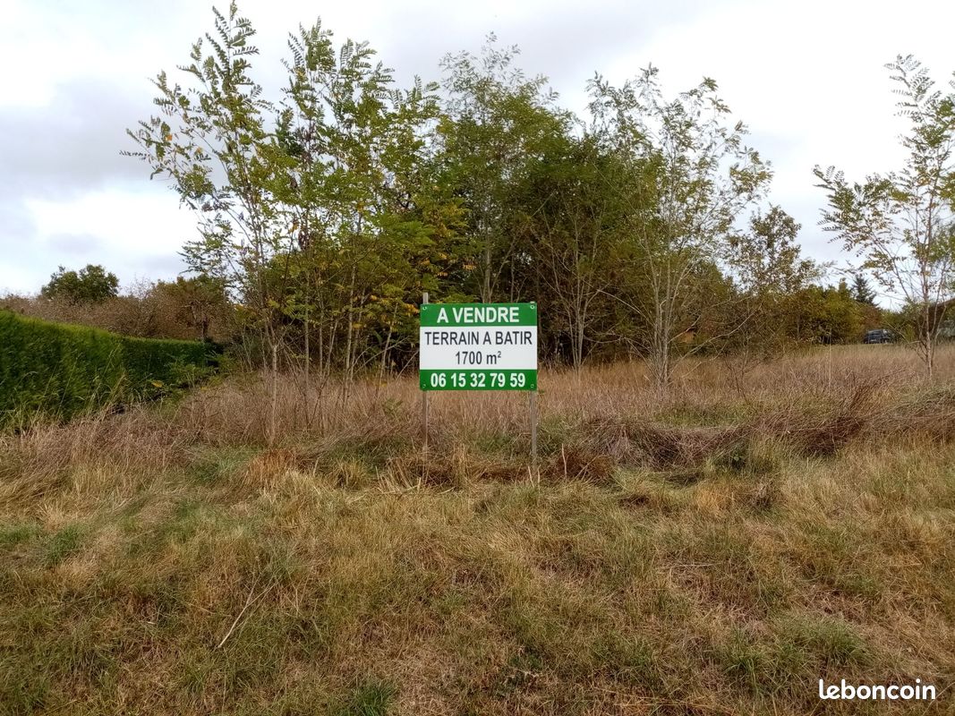 Terrain à bâtir 1700m2 Dordogne · à Saint-Pierre-de-Côle · 21 900 €