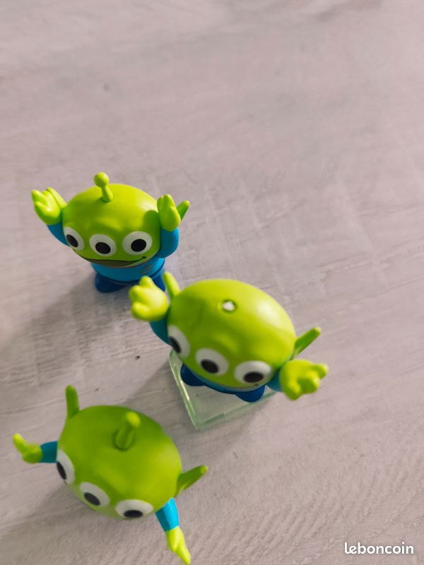 Lot Aliens Ice Cream Shop Disney Pixar MINISO Happy Dessert Street (image 3)