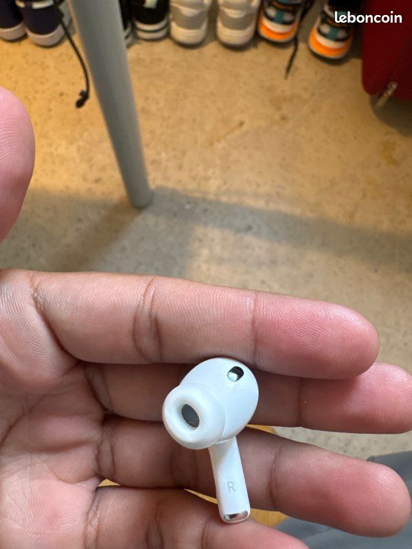 AirPods Pro 3 – Like New – 2 Months Old (image 9)
