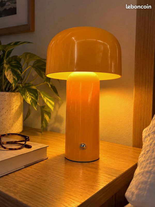 Lampe à poser orange, forme champignon (image 1)