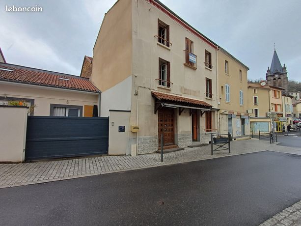 Immeuble 170 m² Vertaizon