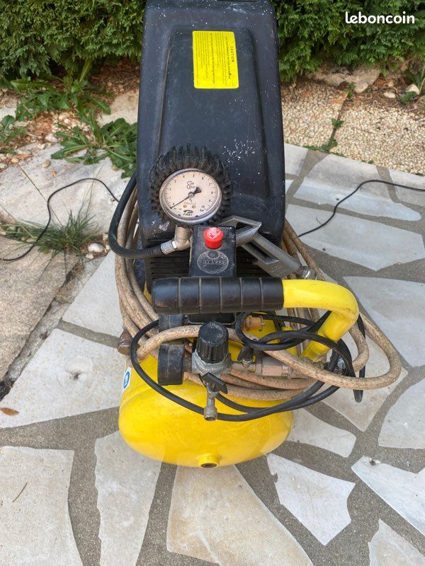 Compresseur d’air 24 litres et accessoires (image 1)
