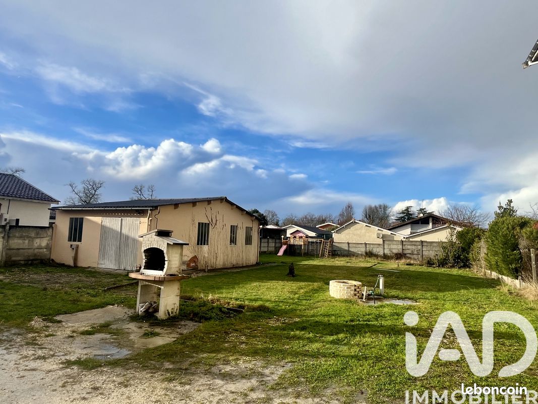 Terrain 810 m² · à Pessac · 810 m² · 200 000 €