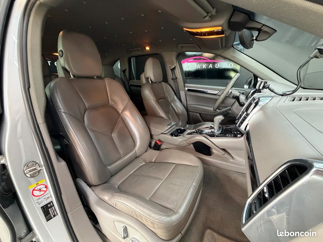 PORSCHE CAYENNE 3.0D V6 Tiptronic S (image 17)