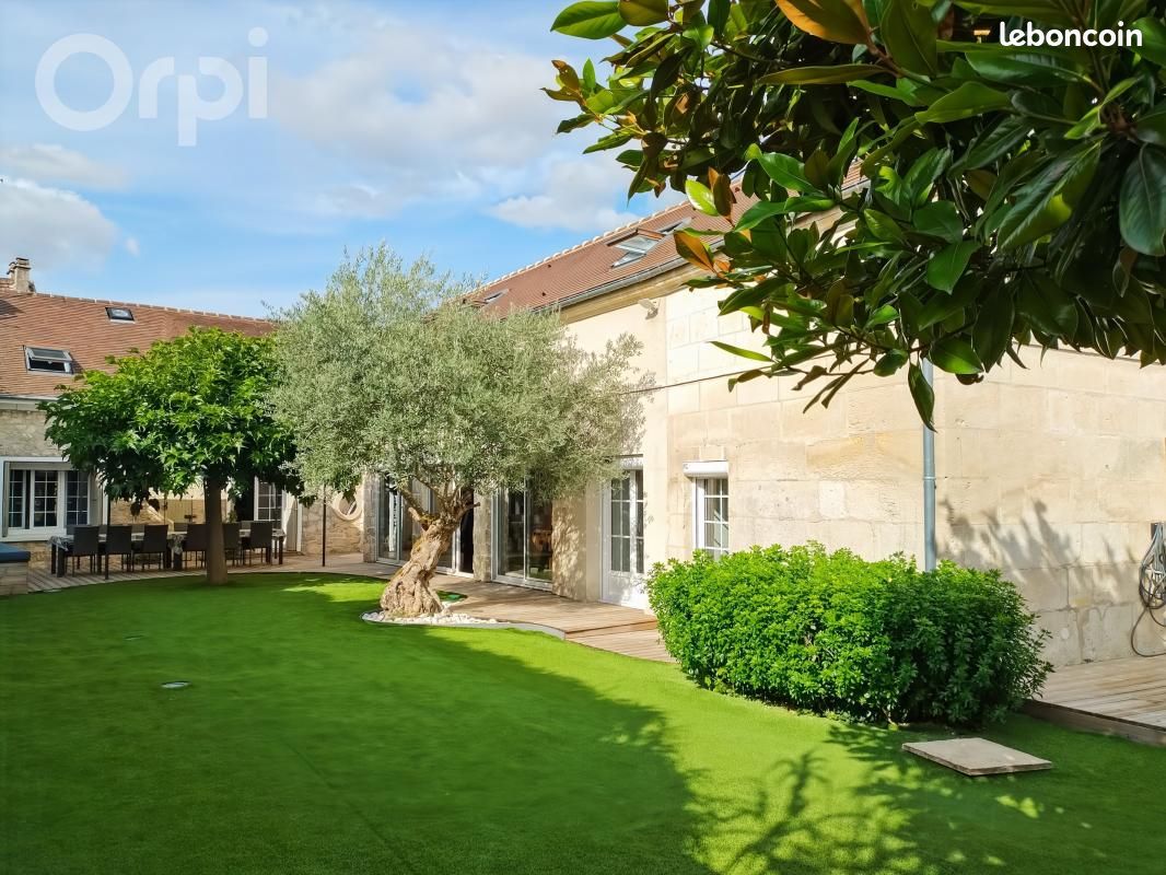 Maison 7 pièces 240 m² · à Feigneux · 240 m² · 565 000 €