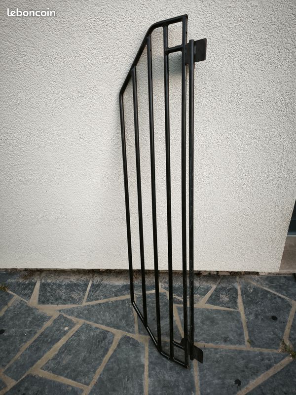 Grille de separation chien pour Dacia Duster (image 1)