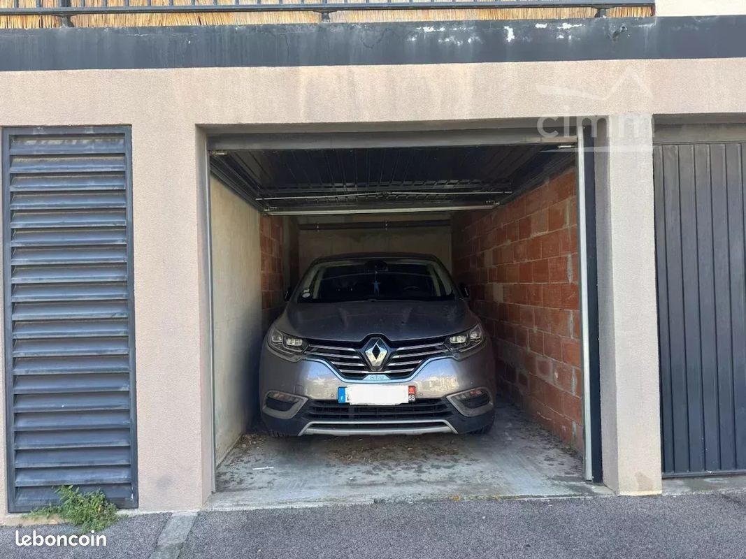 Parking/box 1 pièce Perpignan · 25 000 €