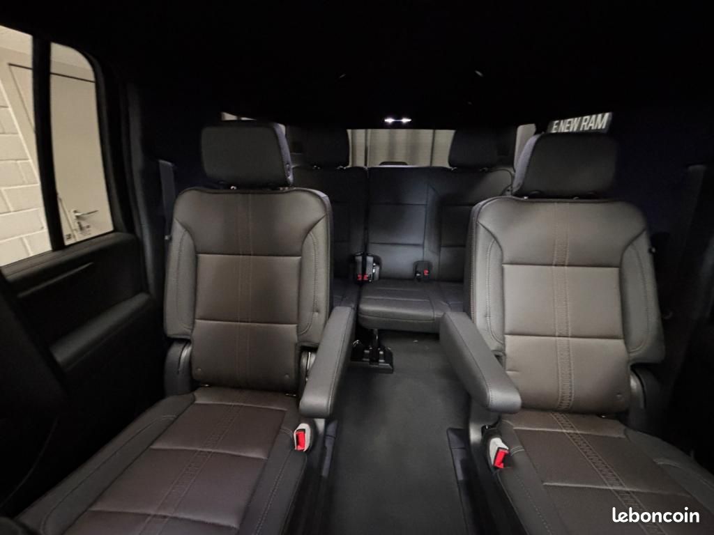 CHEVROLET SUBURBAN Chevrolet V8 6,2L 420 EcoTec High Country 4WD (image 17)