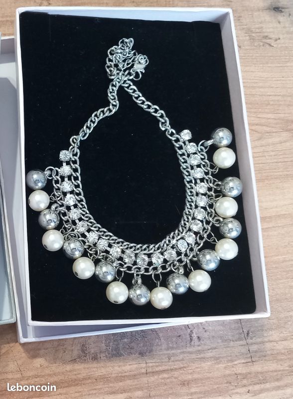 Gros lot 2 bijoux colliers neuf avec boîte écrin argenté strass perle Mode chaîne bohème romantique baroque chic shabby coffret brillants artisanal couleur argent (image 4)