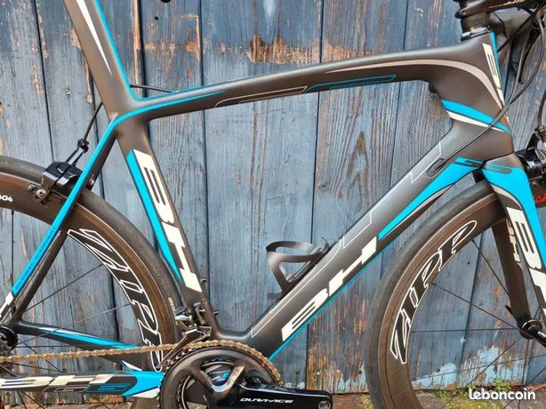 Vtt bleu et jaune d'occasion - Vélos