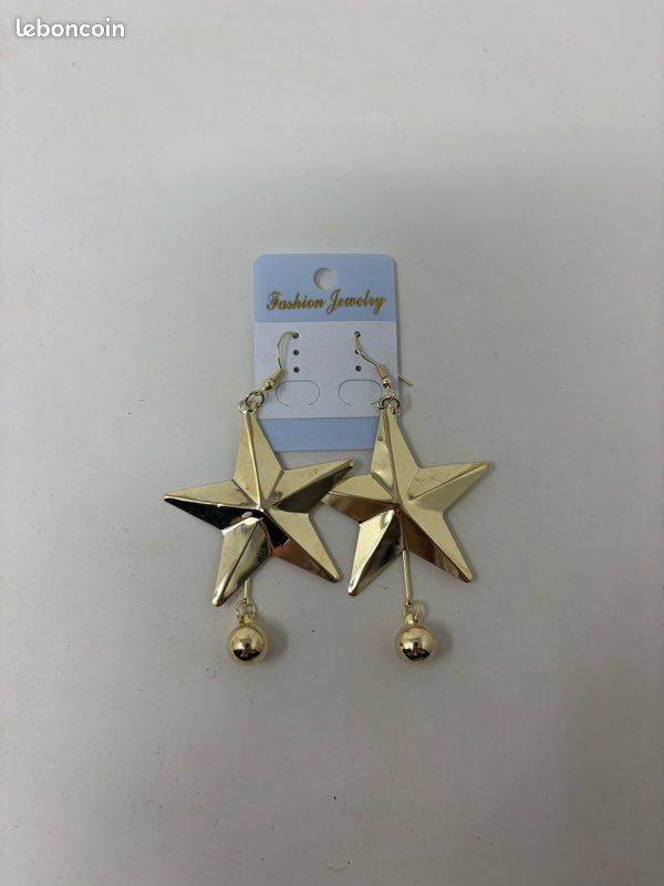Boucle d’oreille étoile (image 1)