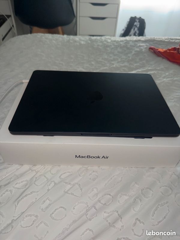 Macbook Air (image 2)