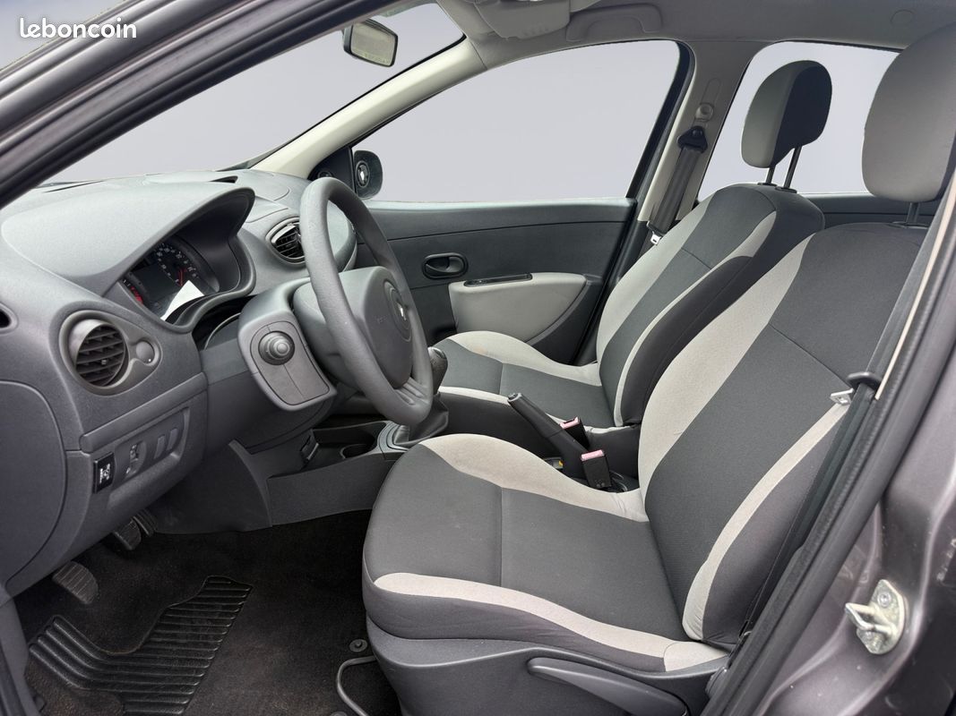 RENAULT CLIO III 1.2 16V 75 Access 10 000KM / PREMIÈRE MAIN / GARANTIE 12 MOIS (image 10)
