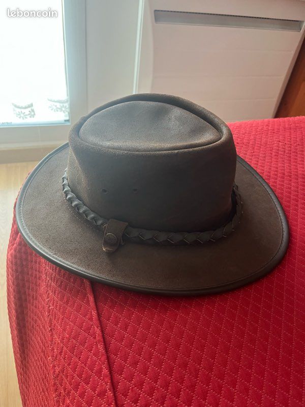 Chapeau cowboy d'occasion - Vêtements