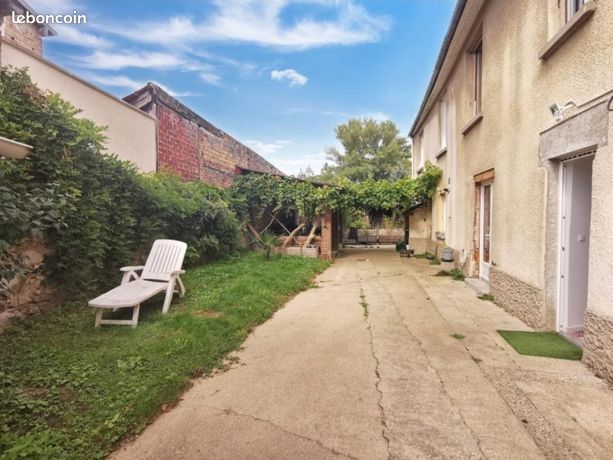 Maison 10 pièces 211 m²