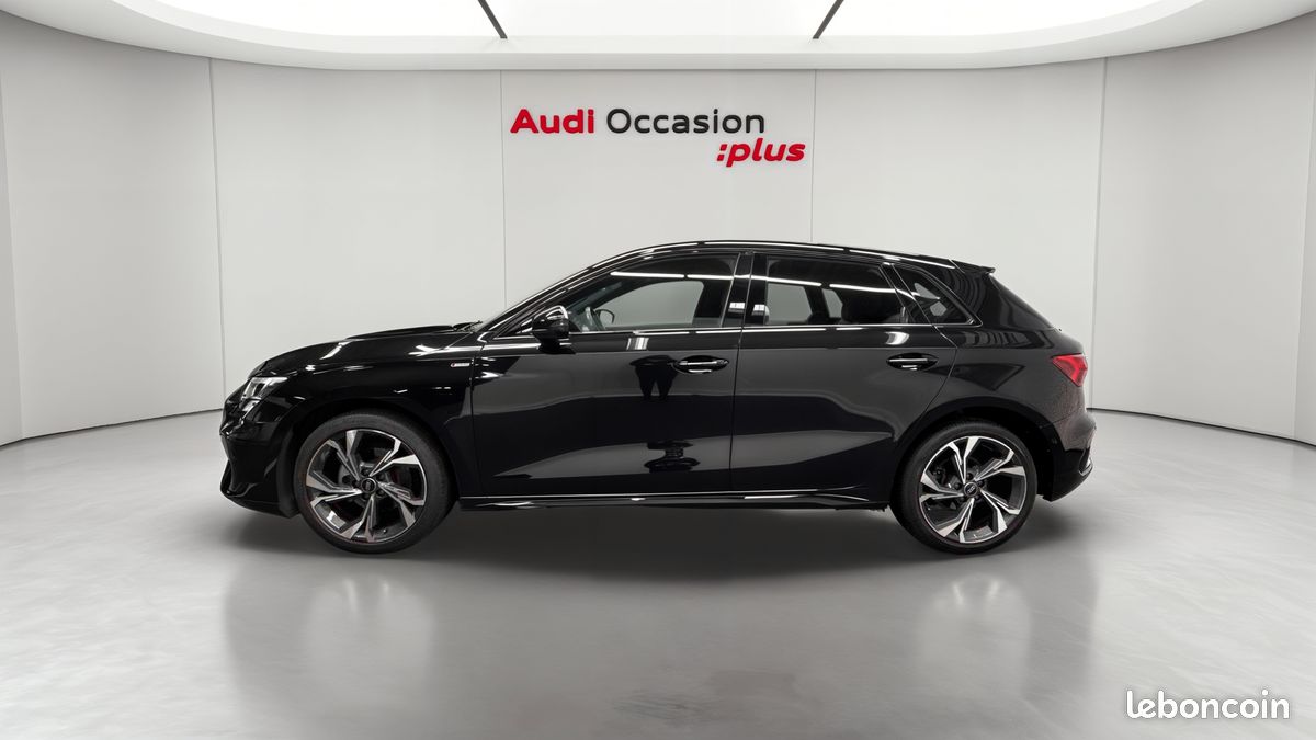 AUDI A3 Sportback 35 TDI 150 S tronic 7 S Line (image 2)