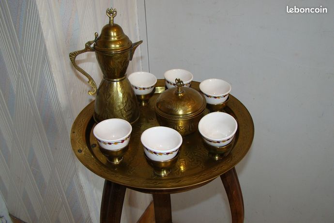 Service à Café Oriental Vintage En Laiton Doré – 6 Tasses + Plateau – Style Islamique