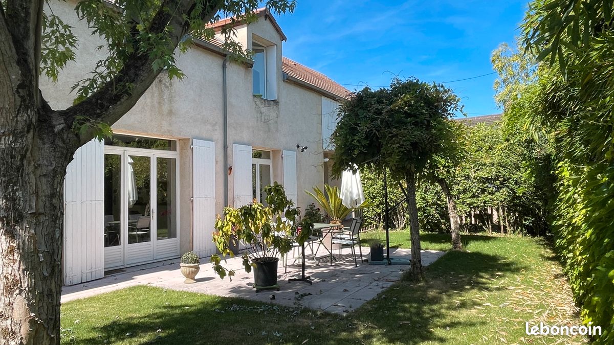 Maison 7 pièces 200 m² · à Nevers · 200 m² · 370 000 €