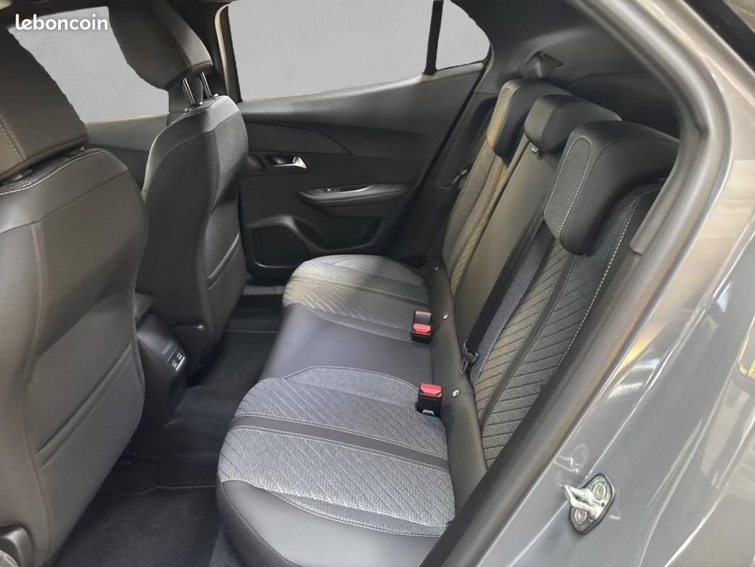 Peugeot 2008 Hybrid 110 e-DCS6 - Allure (image 12)