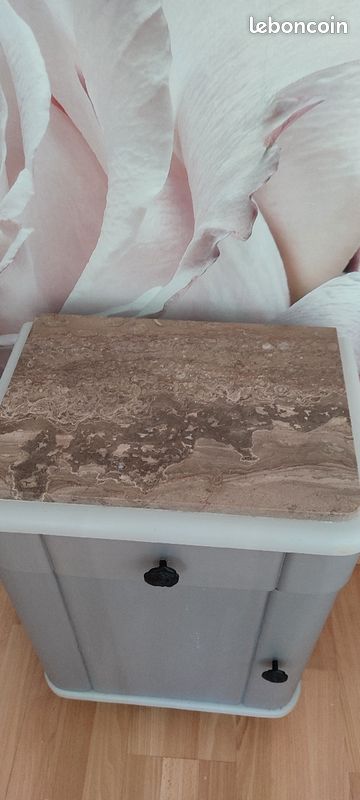Table de chevet (image 1)