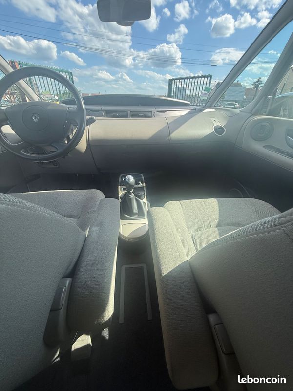Renault espace 4 iv 2.2 dci 150cv 7 places authentique 2005 (image 11)