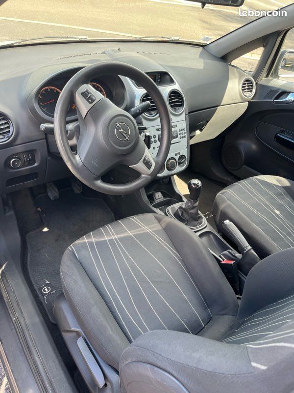 Opel corsa 1.0 twinport 157290km (image 2)
