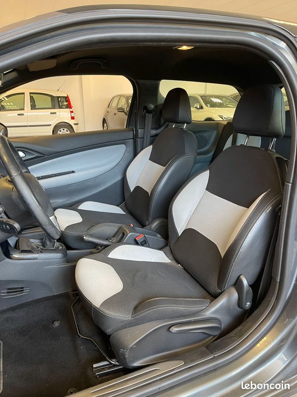 CITROEN DS3 1.2 82ch - 2014 - 142 000 km - Distribution OK - Suivi Citroën (image 10)