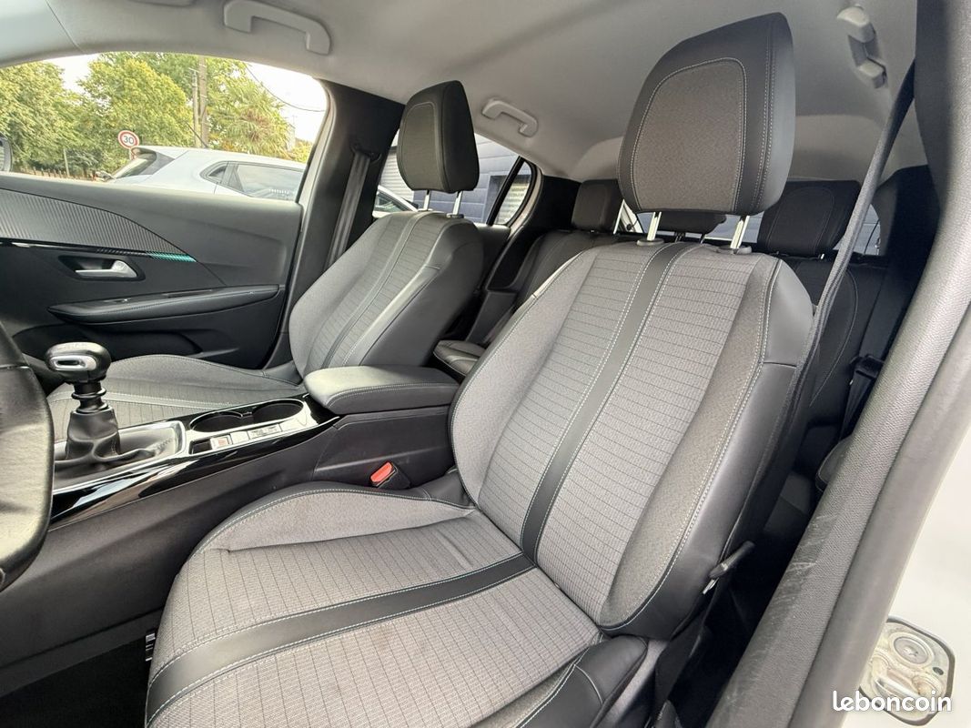 Peugeot 208 (2) PureTech 100 Allure Pack (image 13)
