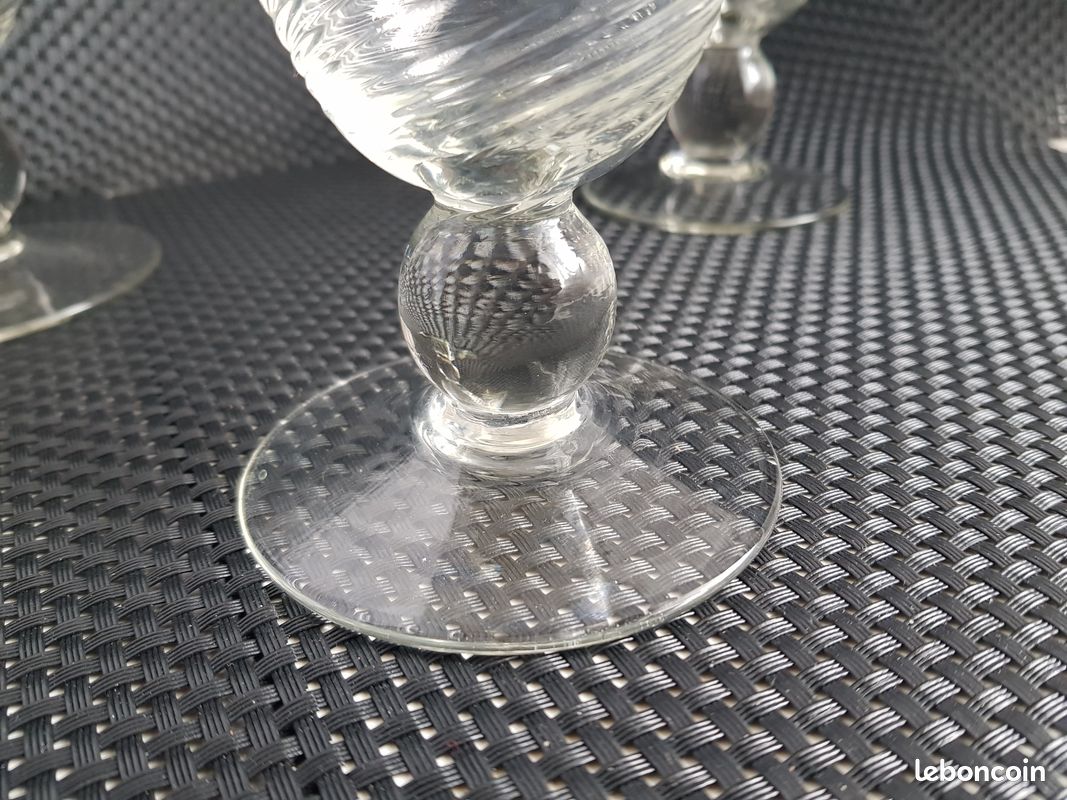 3 verres à pied spirale (image 3)