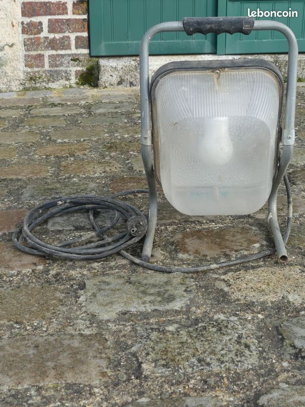 Projecteur de chantier (image 1)