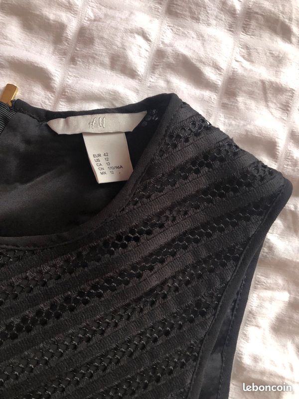 Robe élégante noire (image 2)