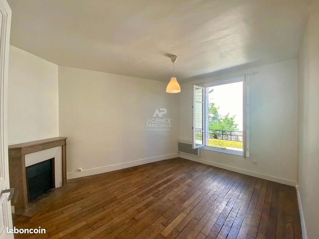 Appartement 2 pièces 43 m² · à Viroflay · 43 m² · 1 198 €