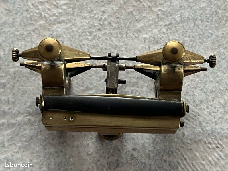 Outil Ancien D’horlogerie Avec Accessoires – Occasion – Fabriqué En France