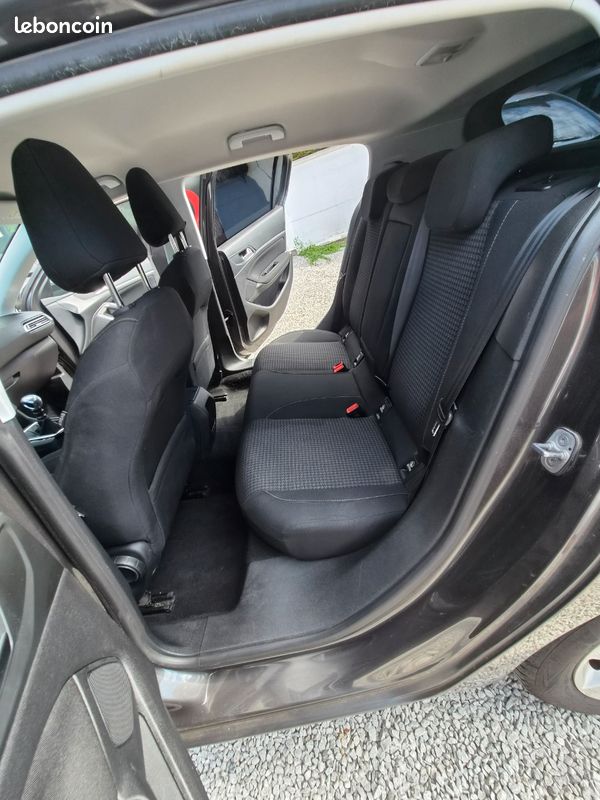 Peugeot 308 bluehdi 130 cv 137000 kilométres finition bussiness (image 9)