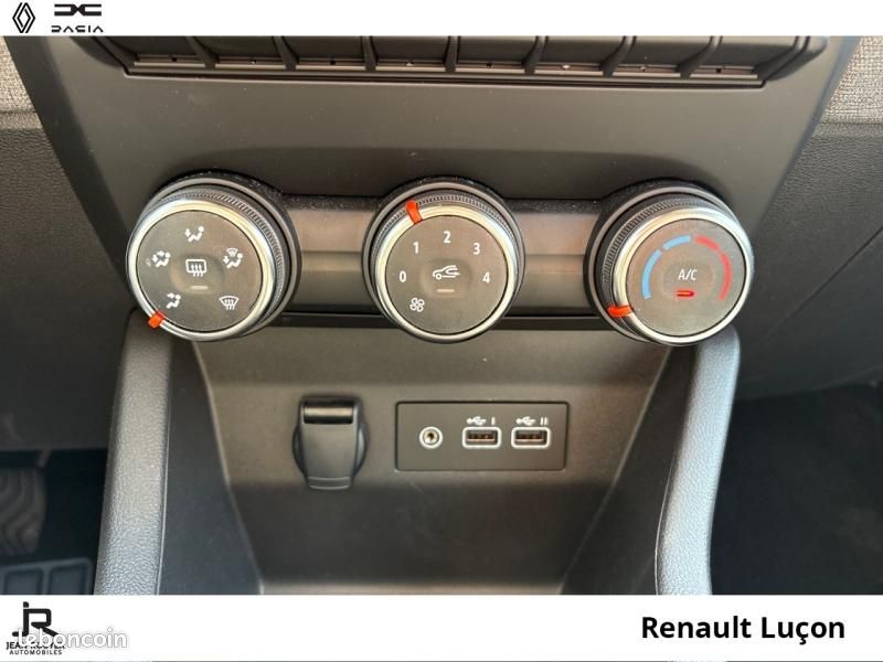 Renault Clio 1.5 dCi 100ch Evolution - 25 (image 22)