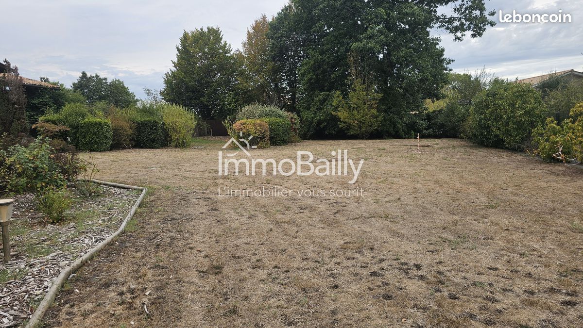 Terrain 948 m² · à Léognan · 948 m² · 350 000 €