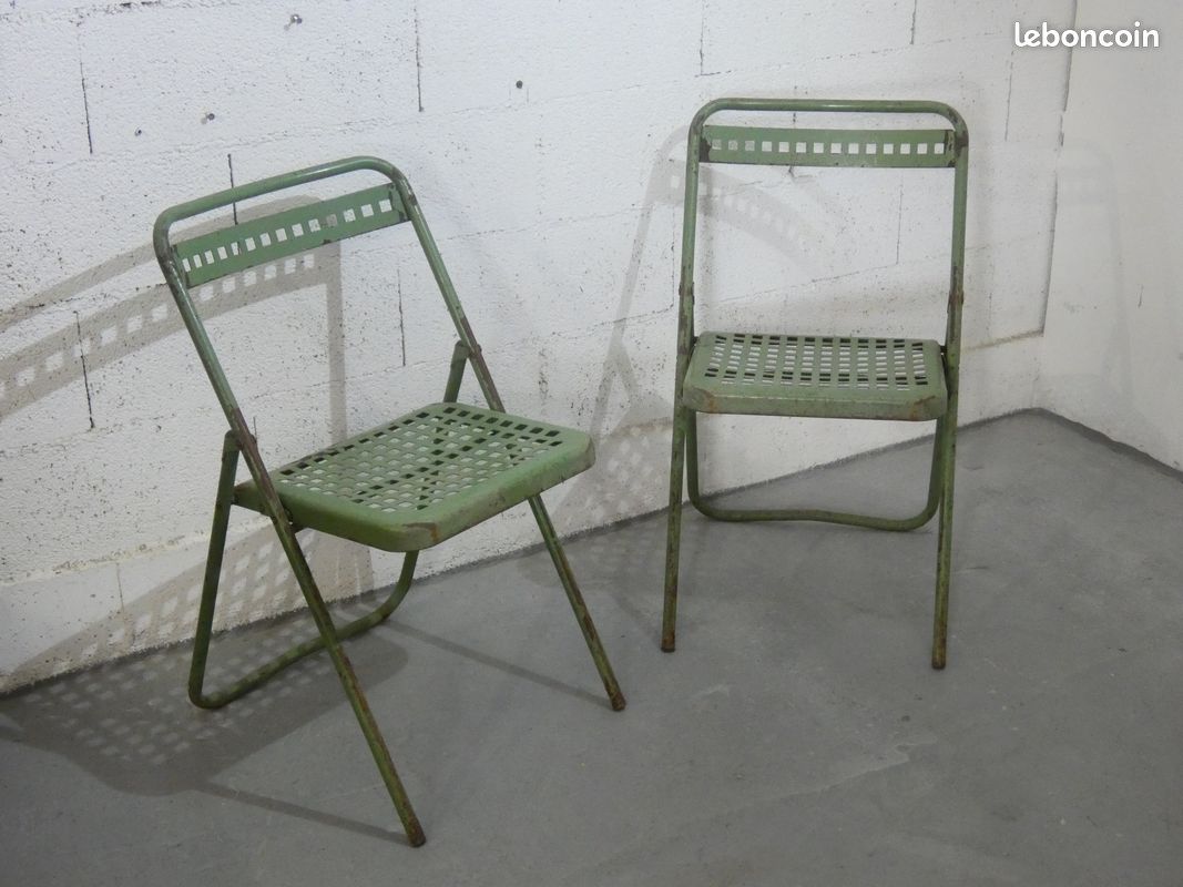 Paire de chaises pliantes en métal années 60 (image 3)