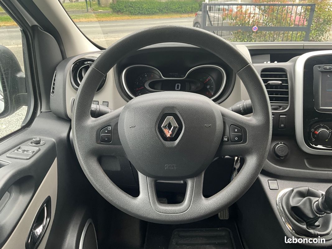 RENAULT TRAFIC 1.6 DCI 145 CH L1H1 ENERGY / AMENAGEMENT 6 PLACES / SIEGES ARR INDEPENDANTS / CAMERA / ENTRETIENs (image 4)