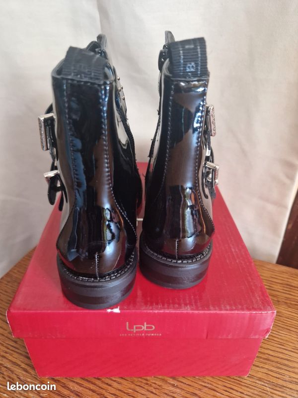 Bottines noires vernies tendance buckles neuves (image 4)