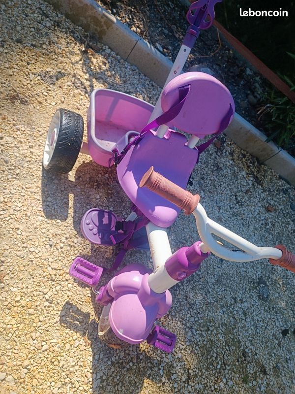 Tricycle (image 1)