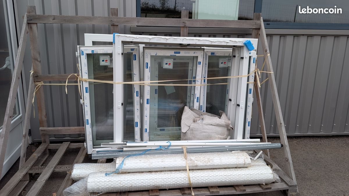 Lot 4 menuiseries PVC + 3 volets roulants (image 1)