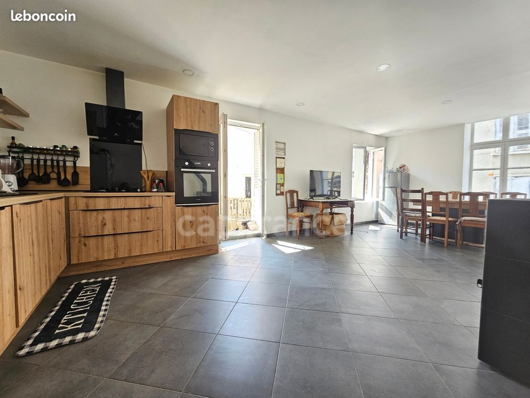 Maison 5 pièces 109 m² · à Panissières · 109 m² · 96 000 €