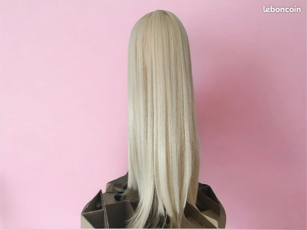 Perruque longue 28 pouces blonde dorée – lisse avec frange (image 11)
