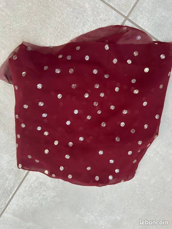 Coupon de tissu mousseline bordeaux (image 3)