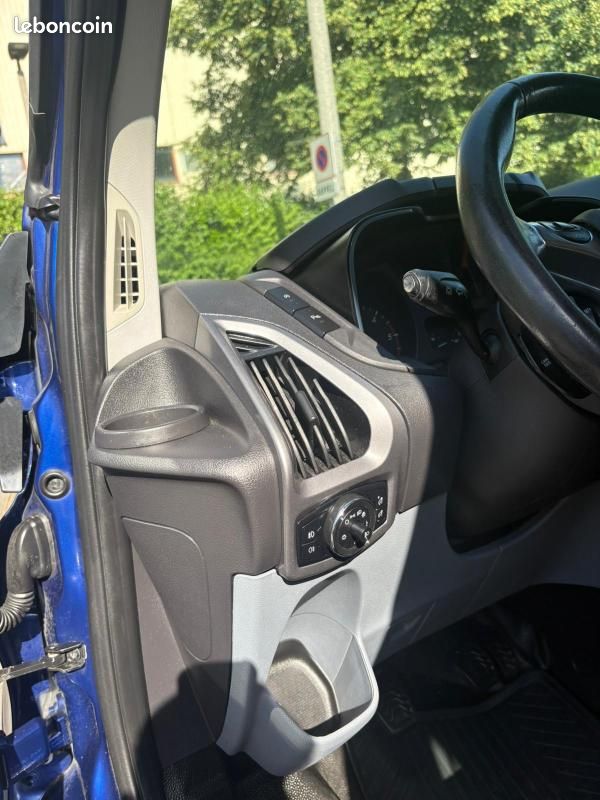 Ford Transit Custom – 9 PLACES GARANTIE TRÈS PROPRE – GARANTIE – TRÈS PROPRE (image 15)