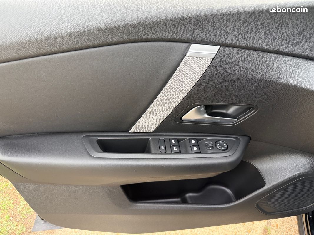 CITROEN C4 X 1.2 PureTech 130 SS EAT8 Shine TVA RECUPERABLE (image 25)