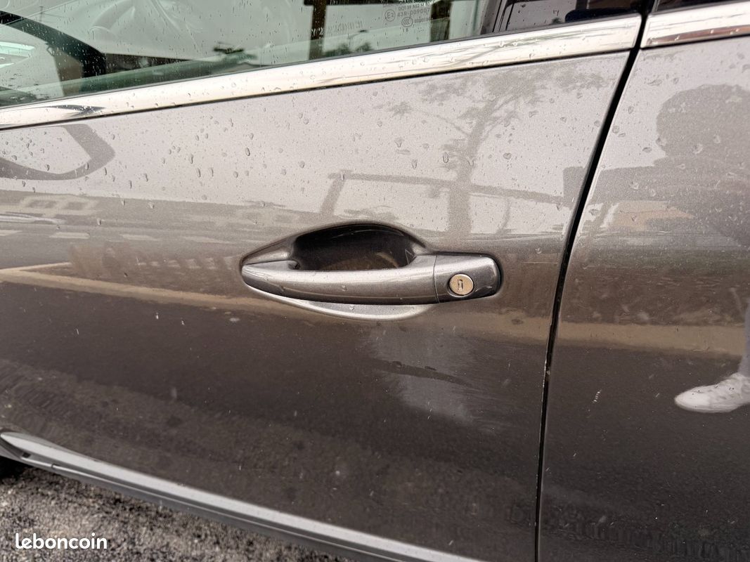 PEUGEOT 2008 130ch SS BVM6 Style (image 31)