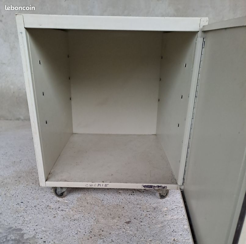 Caisson / placard métallique à roulettes 1 porte battante beige en l'état (image 4)